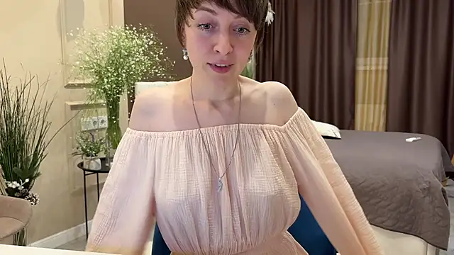 Snapshot of daniellia_ chatting on 05.10.26 daniellia online show from 05.10.26
