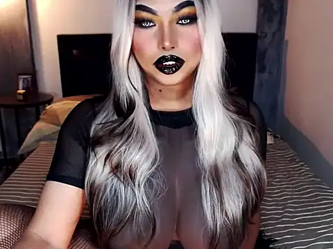 xTrixieMae online show from 04.13.26