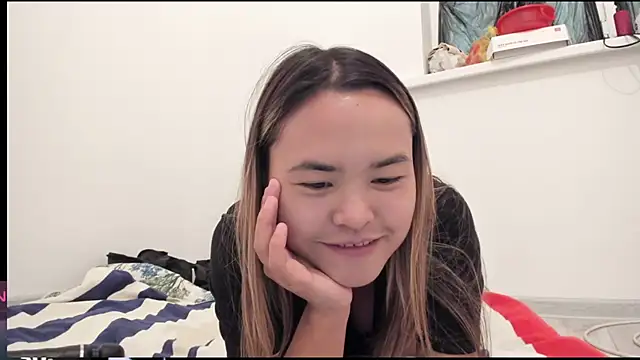Snapshot of saika_blush chatting on 09.19.25 saika blush online show from 09.19.25