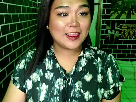 Snapshot of luluakovi_69 chatting on 09.29.25 luluakovi 69 online show from 09.29.25