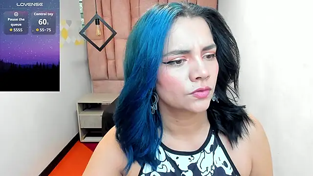 Snapshot of Kiara_Cruz__ chatting on 10.07.25 Kiara Cruz   online show from 10.07.25