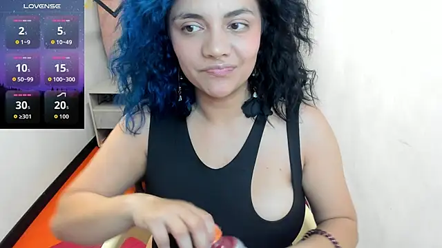 Snapshot of Kiara_Cruz__ chatting on 10.09.25 Kiara Cruz   online show from 10.09.25