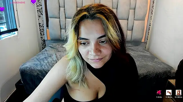 Snapshot of Kiara_Cruz__ chatting on 06.13.26 Kiara Cruz online show from 06.13.26