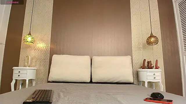 Tiifany Baker online show from 11.18.25