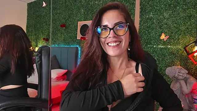 Linagh  online show from 04.16.26