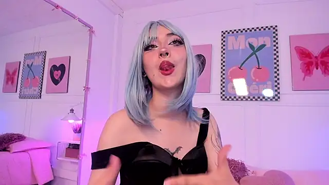 Zoe Lynch  online show from 11.28.25