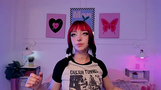 Snapshot of Zoe_Lynch_ chatting on 04.22.26 Zoe Lynch online show from 04.22.26