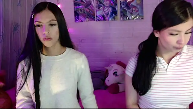 Snapshot of Pamelaa_reyess_2 chatting on 02.19.26 Pamelaa reyess 2 online show from 02.19.26