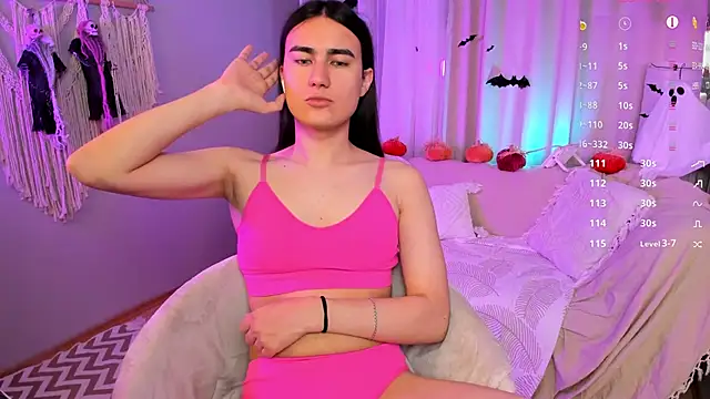 Snapshot of HeyAlena chatting on 10.26.25 HeyAlena online show from 10.26.25