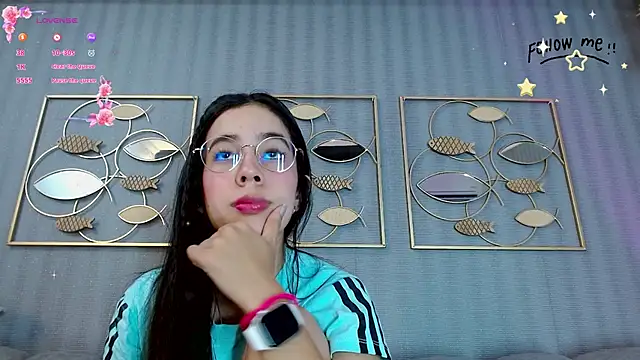 Snapshot of laraa_jeean chatting on 04.27.26 laraa jeean online show from 04.27.26