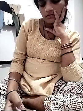 Snapshot of Sofia_kuuu chatting on 11.05.25 Sofia kuuu online show from 11.05.25