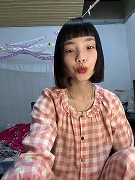 Snapshot of andymi1 chatting on 04.19.26 andymi1 online show from 04.19.26