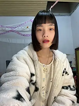 Snapshot of andymi1 chatting on 04.30.26 andymi1 online show from 04.30.26