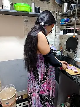 Queen Nightt online show from 09.16.25