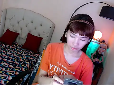 ShantalFoxxy  online show from 10.30.25