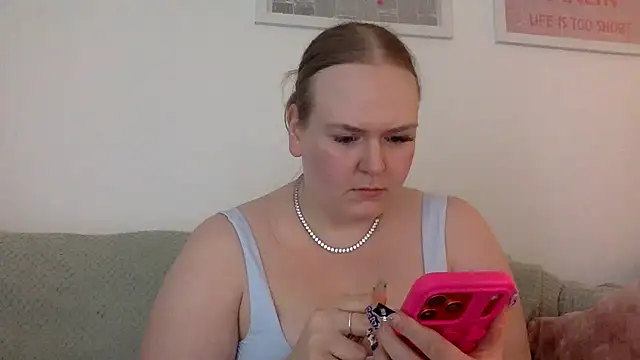 Snapshot of gracelovesxx chatting on 06.17.26 gracelovesxx online show from 06.17.26