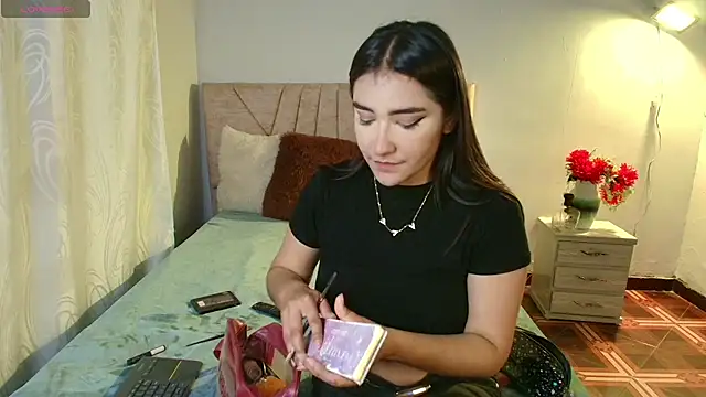 Snapshot of sweet_artemiis chatting on 05.15.26 sweet artemiis online show from 05.15.26