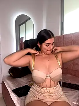 Snapshot of salomecute21 chatting on 10.31.25 salomecute21 online show from 10.31.25