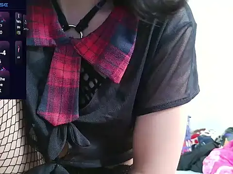 Snapshot of Natzu_Choi chatting on 04.14.26 Natzu Choi online show from 04.14.26