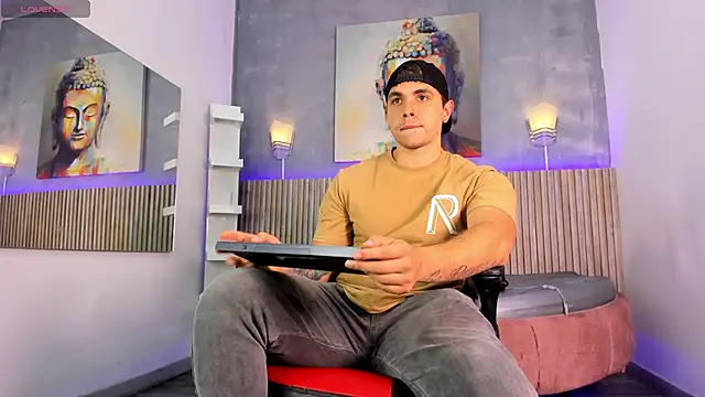 Liam walk  online show from 09.21.25