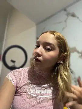 Snapshot of JuliethMoss chatting on 05.16.26 JuliethMoss online show from 05.16.26