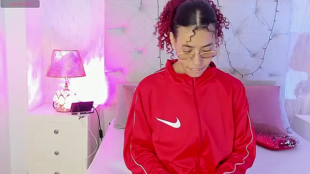 Pamelamiler   online show from 12.19.25