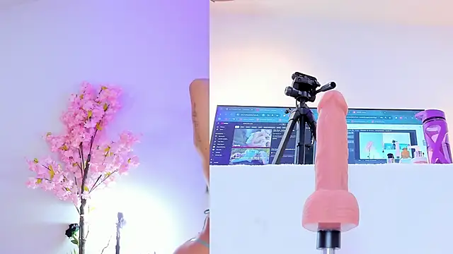 Snapshot of maily_zanss chatting on 01.10.26 maily zanss online show from 01.10.26