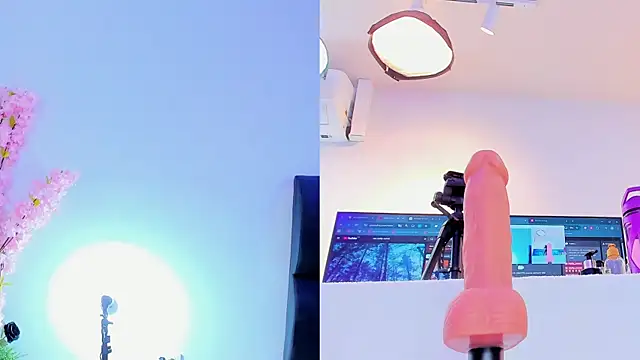 Snapshot of maily_zanss chatting on 02.19.26 maily zanss online show from 02.19.26