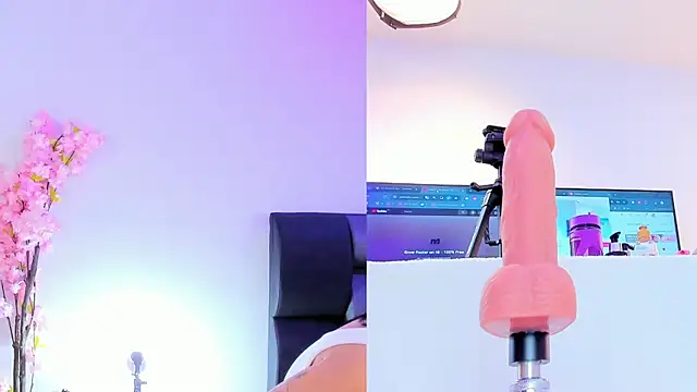 Snapshot of maily_zanss chatting on 02.22.26 maily zanss online show from 02.22.26