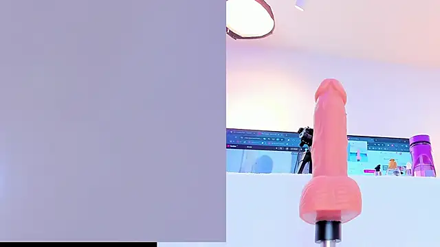 Snapshot of maily_zanss chatting on 02.25.26 maily zanss online show from 02.25.26