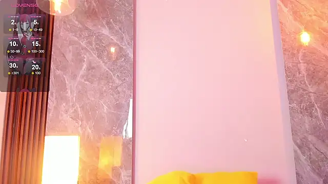 Emma hunter  online show from 11.17.25