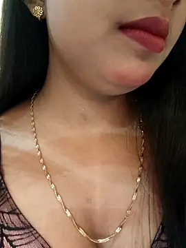 Maahhii 2 online show from 11.13.25