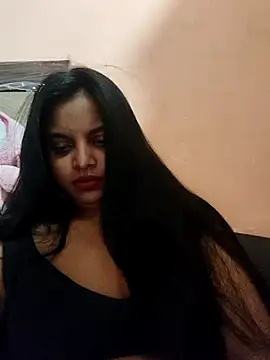 Maahhii 2 online show from 03.22.26