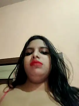 Snapshot of Maahhii_2 chatting on 05.18.26 Maahhii 2 online show from 05.18.26