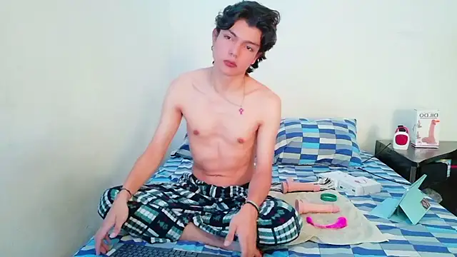 alandelrey57 online show from 04.13.26