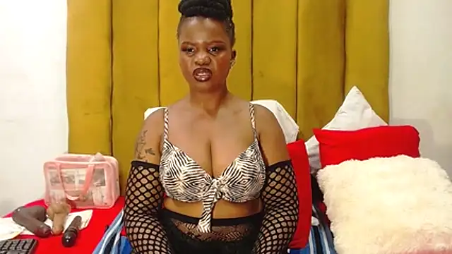 RoundaAssx22 online show from 03.19.26