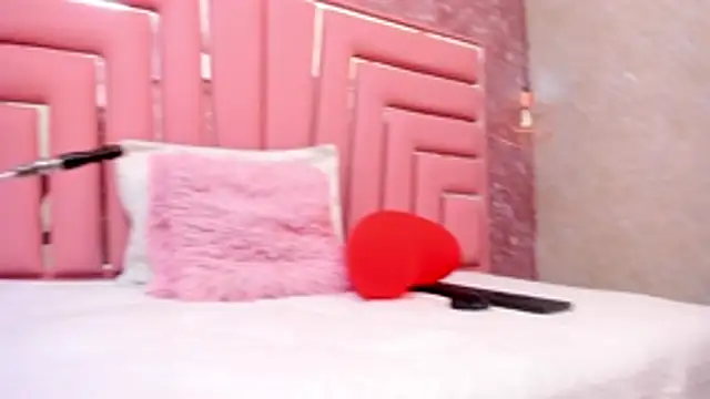 Snapshot of ALYANNA_HOT_ chatting on 02.17.26 ALYANNA HOT online show from 02.17.26