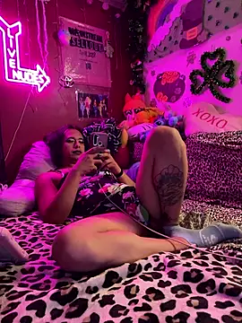 Snapshot of TranSexualJade95 chatting on 02.19.26 TranSexualJade95 online show from 02.19.26