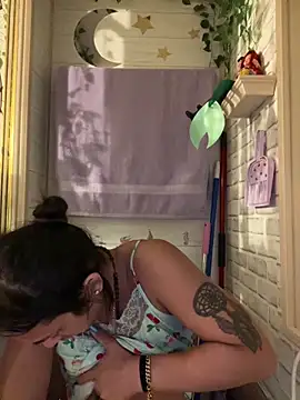 Snapshot of TranSexualJade95 chatting on 03.31.26 TranSexualJade95 online show from 03.31.26