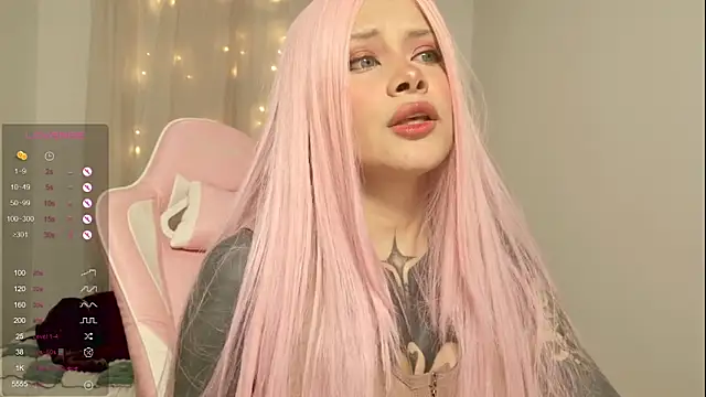 Snapshot of AlinaLukyanova chatting on 02.18.26 AlinaLukyanova online show from 02.18.26