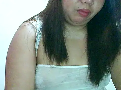 Snapshot of fresh_rosie chatting on 11.18.25 fresh rosie online show from 11.18.25