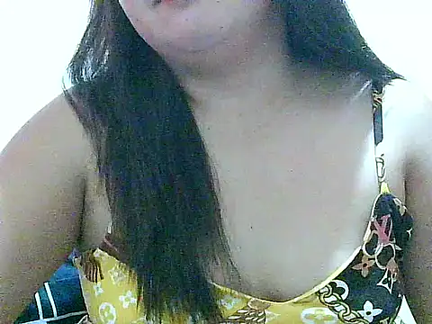 Snapshot of fresh_rosie chatting on 11.21.25 fresh rosie online show from 11.21.25