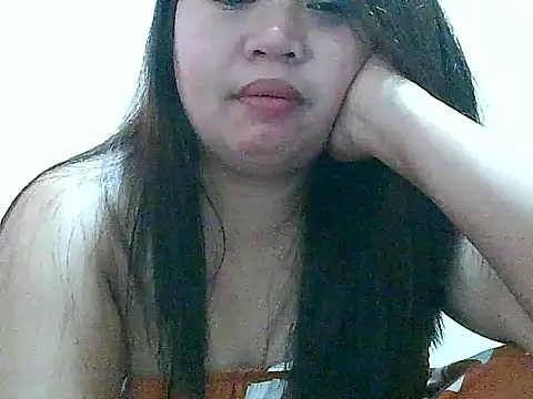 Snapshot of fresh_rosie chatting on 11.24.25 fresh rosie online show from 11.24.25