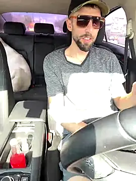 Snapshot of thejohnryancollection chatting on 09.25.25 thejohnryancollection online show from 09.25.25