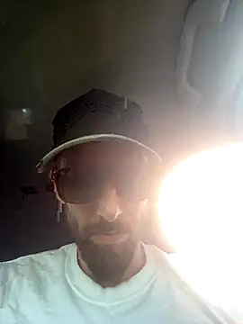 Snapshot of thejohnryancollection chatting on 09.29.25 thejohnryancollection online show from 09.29.25