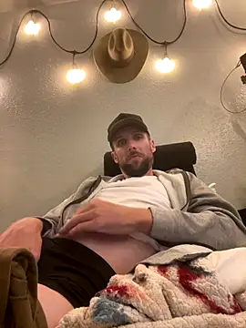 Snapshot of thejohnryancollection chatting on 10.30.25 thejohnryancollection online show from 10.30.25