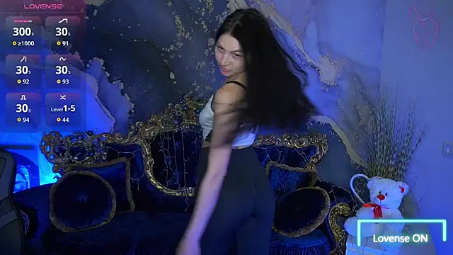 EliseVelour online show from 03.04.26