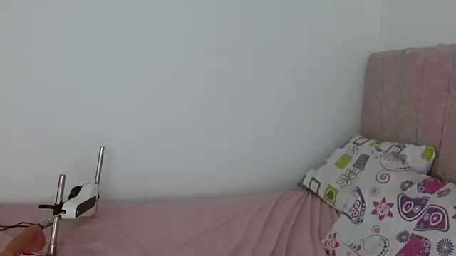 Snapshot of Tiiana chatting on 07.15.26 Tiiana online show from 07.15.26