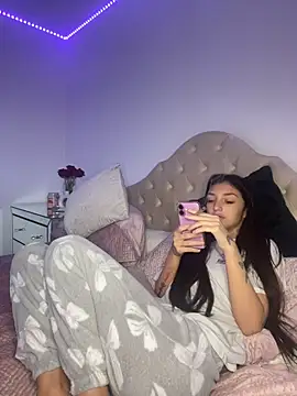 naughtybella05 online show from 11.14.25