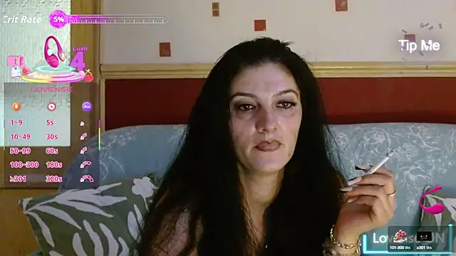 Snapshot of Goldgirl89 chatting on 09.13.25 Goldgirl89 online show from 09.13.25